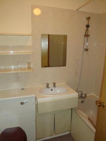 			NEW INSTRUCTION, 2 Bedroom, 1 bath, 1 reception House			 Langton Road, CRICKLEWOOD